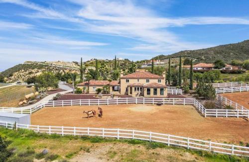 Murrieta Villa | Villa on 5 Acre Vineyard Equestrian Estate, Pool & Hot tub, Events