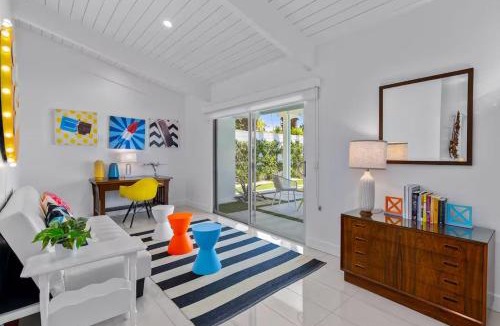 Vista Las Palmas Villa | Villa Reel Paradise - Mid Century House