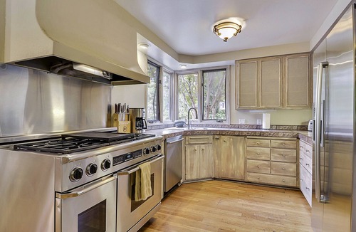 Guerneville House | Villa Tranquila ~ Historic Mediterranean Home, Mountain Views, Spa!