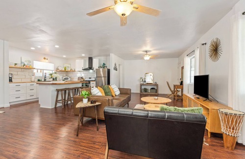 Joshua Tree House | Village House - Hot Tub, Pool, walk to downtown shops