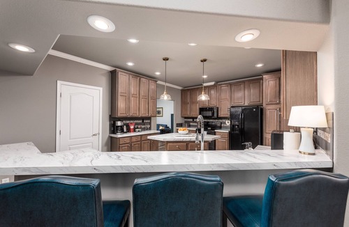 Victor House | Vineyard Vista Retreat | Close to Wineries, Lakes, & More! Sleeps 6, Hot Tub