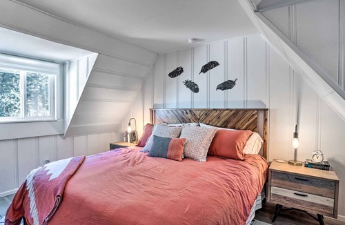 Arrowhead Villas Cabin | Vintage-Modern Lodge 2 Mi to Lake Arrowhead!