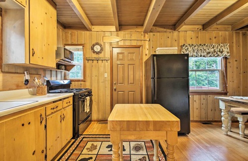 Arrowhead Villas Cabin | Vintage 'Snow White' Cottage ~ 2 Miles to Village!