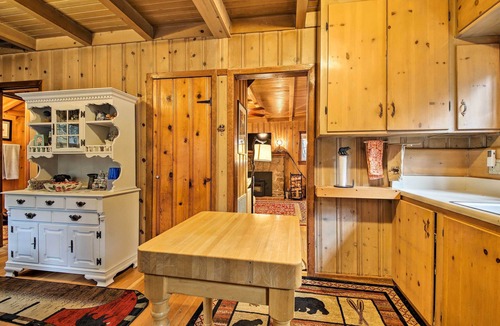 Arrowhead Villas Cabin | Vintage 'Snow White' Cottage ~ 2 Miles to Village!