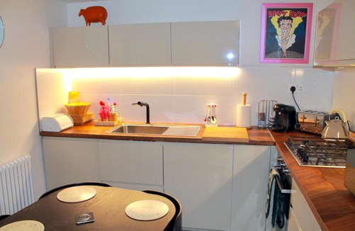 Camden Town Apartment | Vintage Styled House Central Camden