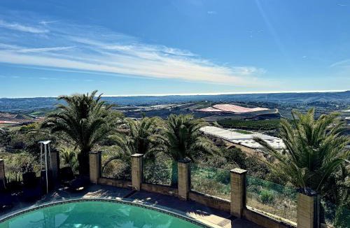 Morro Hills Bed & Breakfast | Vintoca Luxury Honeymoon Suite Farm Retreat