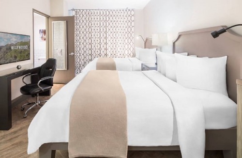 East Hollywood House | VIsit The Museum of Contemporary Art Los Angeles! 2 Rooms, Pets Allowed!