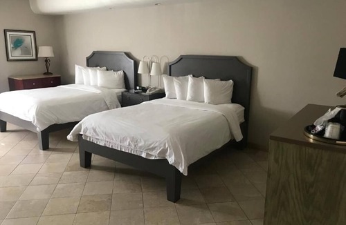 East Hollywood House | VIsit The Museum of Contemporary Art Los Angeles! 2 Rooms, Pets Allowed!