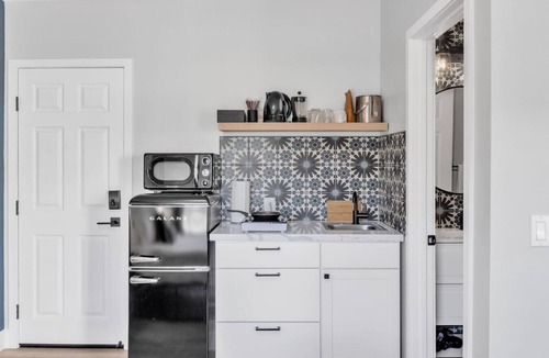 Vista Apartment | Vista Vacation Downtown | Walkable | Modern Escape
