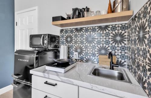 Vista Apartment | Vista Vacation Downtown Walkable Modern Escape