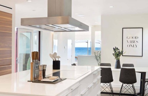 Eastern Malibu House | Vue de Reves by Stay Awhile Villas