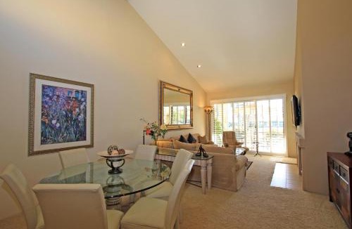 Palm Desert House | VY559 - Violet Circle
