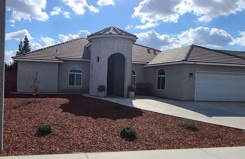 Porterville Villa | W Vine Villa (5B/3B/CustomBuiltHome)