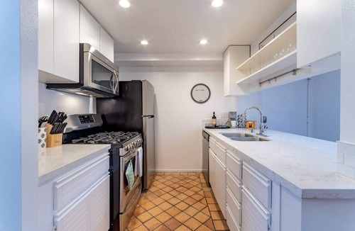 Hollywood House | Walk 2 Hollywood Bowl Modern Loft Indoor Parking