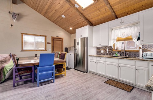 Big Bear City Cabin | Walk 2 Lake, Go Karts, Dining & Shops, King Bed, 55" TVs+Fenced Yard 4 Pets!