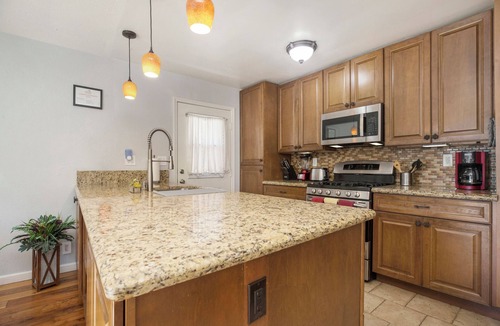Capistrano Beach House | Walk 2 Ocean & Park, Backyard, Fast WiFi. Pomegranate Perch!