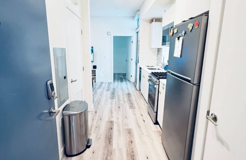 Hollywood Apartment | Walk of Fame ✦ Heart of Hollywood ✦ King Retreat