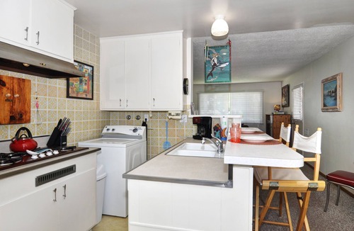 San Clemente House | Walk to Beach! Lovely San Clemente 2BD/1BA - Coastal Breezes!