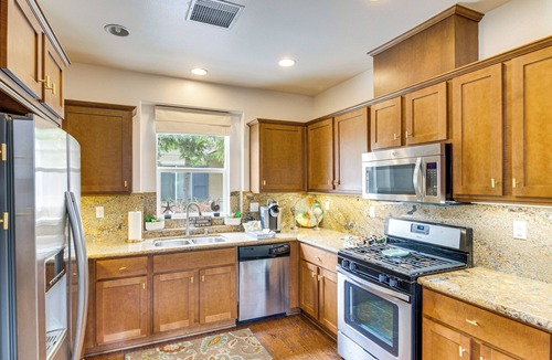 Oxnard House | Walk to Beach: Luxe San Buenaventura Villa!