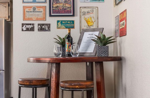 Temecula House | Walk to Leoness Cellars & Oak Mountain Winery! Heart of Wine Country!