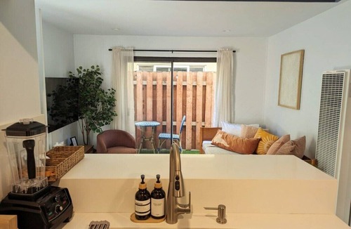 El Segundo Apartment | Walk to the Beach Manhattan Beach Parking