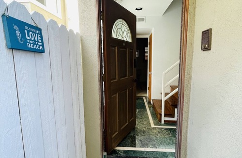 Hermosa Beach House | Walk to the beach, park and piers!