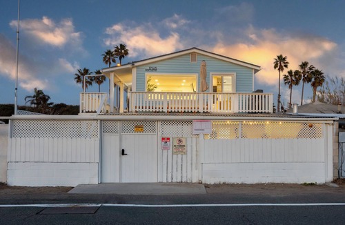 Huntington Beach House | Walk to the Sand! Ocean Views, Balcony & Parking | Sunset Surf