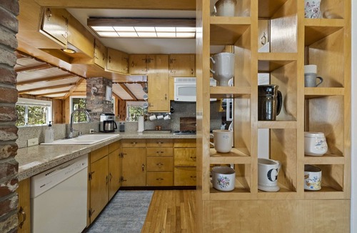 Twain Harte Cabin | Walk to town, Lake access, Pet Friendly, King bed, Patio mountain views