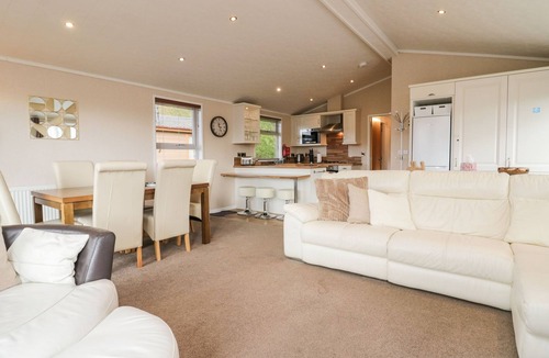 Tewitfield Cottage | WALKERS REST, pet friendly, with a garden in Carnforth