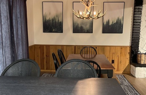 Cedar Glen Cabin | Walking distance to the lake & village. Hot tub