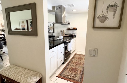 Palm Desert Condo | Want an amazing view on the 18th green next to the clubhouse? Look no further!