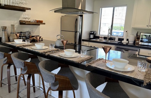 Palm Desert Condo | Want an amazing view on the 18th green next to the clubhouse? Look no further!