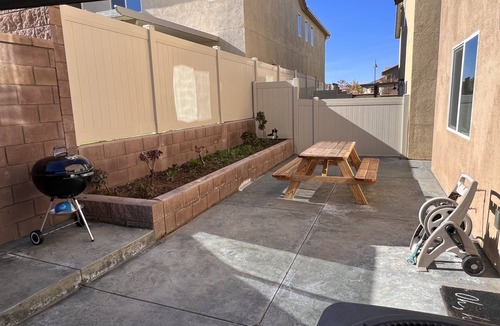 Moreno Valley House | Warm and Cozy Living Experience