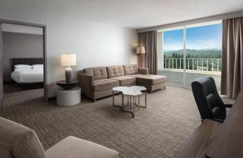 Warner Center Hotel | Warner Center Marriott Woodland Hills