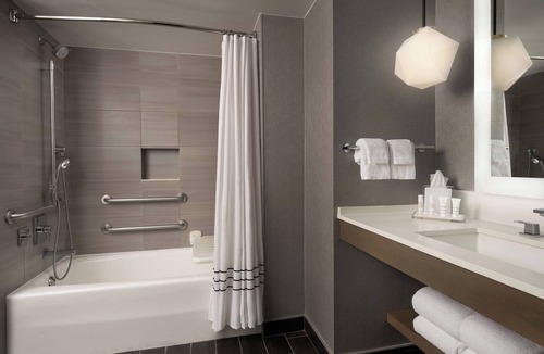 Warner Center Hotel | Warner Center Marriott Woodland Hills