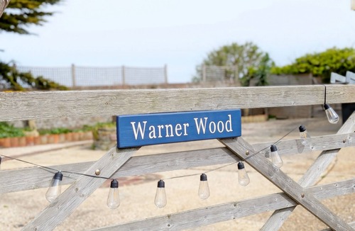 Selsey Cottage | Warner Wood - Selsey - sleeps 16 guests in 5 bedrooms