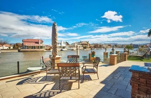 Victorville House | WATERFRONT home in Spring Valley Lake.