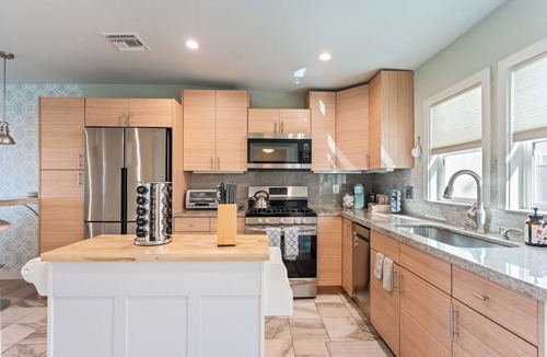Silver Strand House | Waterview from your Private Patio + Dogs Welcome!