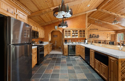 Boulder Bay House | Waterview Lodge. New Addition. Spa. Lake views.