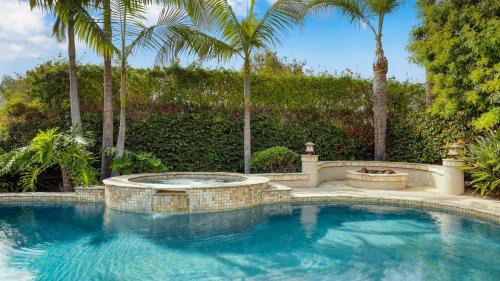 Solana Beach House | Wavebreak by AvantStay Close to BeachesSurfing