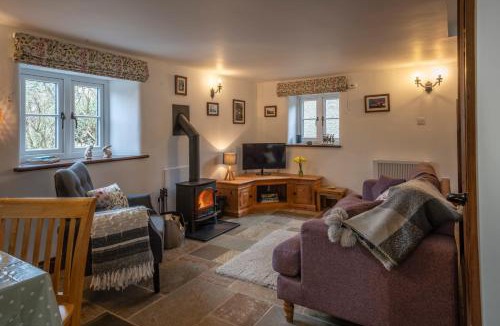 Axbridge House | Wavering