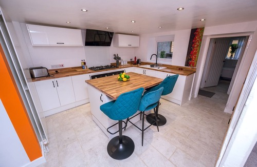 Port Talbot House | Welcome to Afan Forest Retreat by Happy Days Stays. Forest trails from the door, scenic cycle routes to Aberavon Beach, secure bike storage and a great pub nearby. Perfect for walkers, cyclists, dog owners and relaxing South Wales escapes.