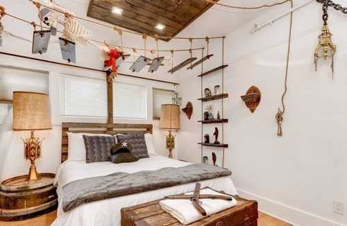 Cortez Hill Apartment | WELCOME TO ALL ABOARD ~ SD Captain JACK SPARROW!