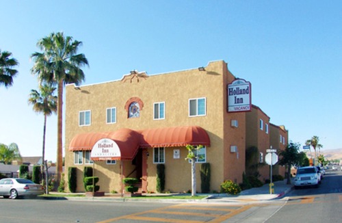 Taft House | Welcome to the Holland Inn Suites double room with King Bed
