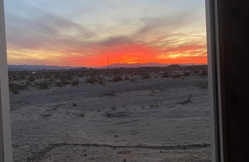 Wonder Valley Cabin | Welcoming 1-bedroom cabin in Twentynine Palms with Stars
