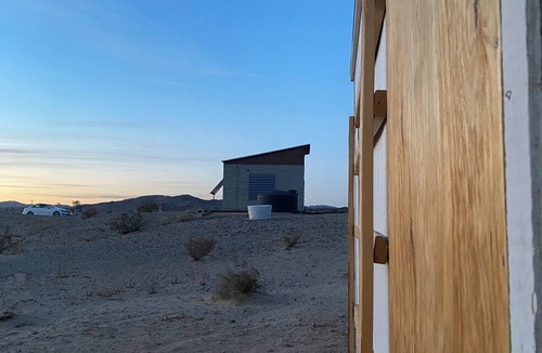 Wonder Valley Cabin | Welcoming 1-bedroom cabin in Twentynine Palms with Stars