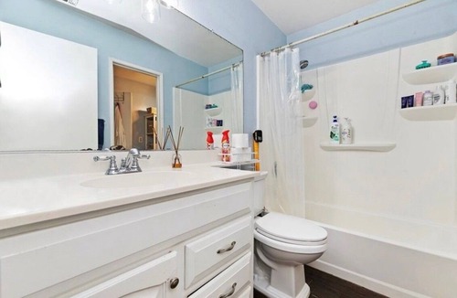 Corona House | Welcoming 3-bedroom house with AC in charming Corona/MID TERM