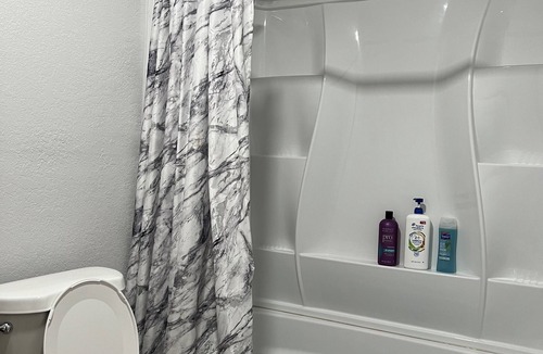 Jurupa Valley House | Welcoming Cozy Guest Unit