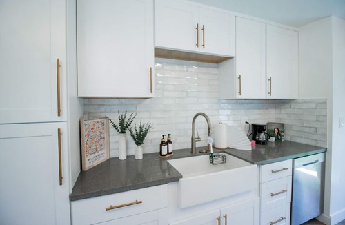 Lawndale House | Welcoming & Modern 3BD/2BA Home - Close to SpaceX, LAX, Beaches, & more!