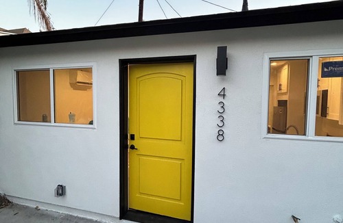 Park Mesa Heights House | Well Lit & Charming Pet Friendly 1 bed, 1 bath Home Near LAX, Culver City, Sofi